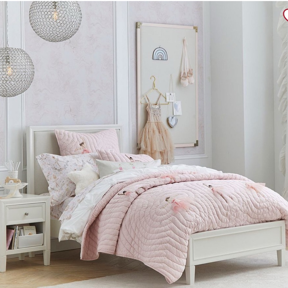 Pottery Barn Kids Ballerina Quilt & 2 Shams
Blush Pink